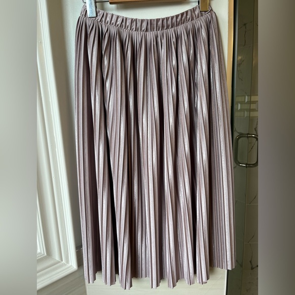 Zara Size Small Metallic Dusty Pink Pleated Midi Skirt - Picture 2 of 5